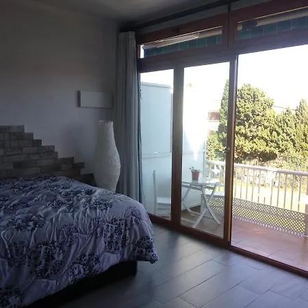 Coqueto Apartamento Totalmente Amueblado Cerca De La Playa Torremolinos